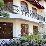 Kandy Bliss Lounge