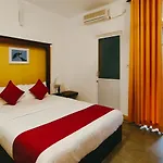 Lake Reach Hotel