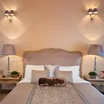 Clove Villa