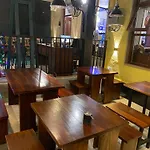 Yoho Settle In Tourist Lodge
