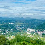 Hotel Kandyan View \