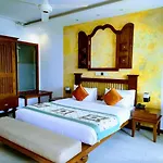 Randholee Resort & Spa