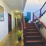 Lake Reach Hotel