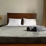 Golden King Residence