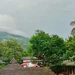 Kandy Breeze City Hotel