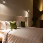 Lake Avenue Hotel Kandy