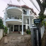 Bylake Kandy