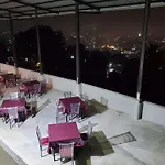 Room In Guest Room - Serene Kandy Getaway With City Views