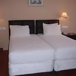 Devon Hotel