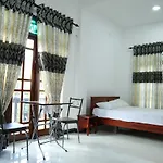 Hill Crescent Kandy