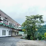 Oyo 436 Sandakelum Tourist Guest House