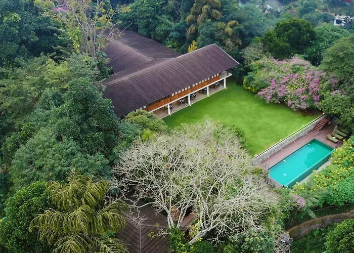 Kings Pavilion Luxury Hotel