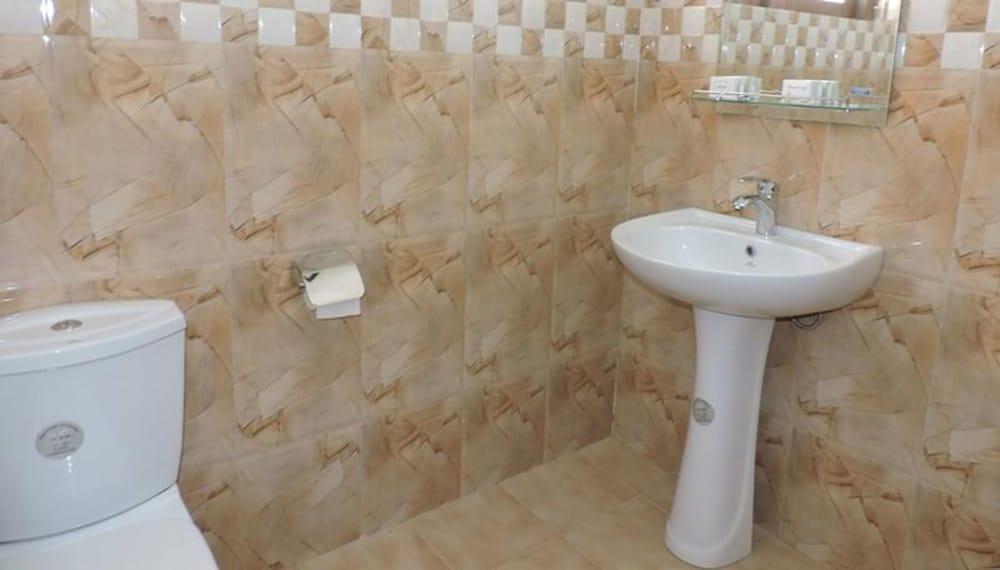 Capital Regency 3*