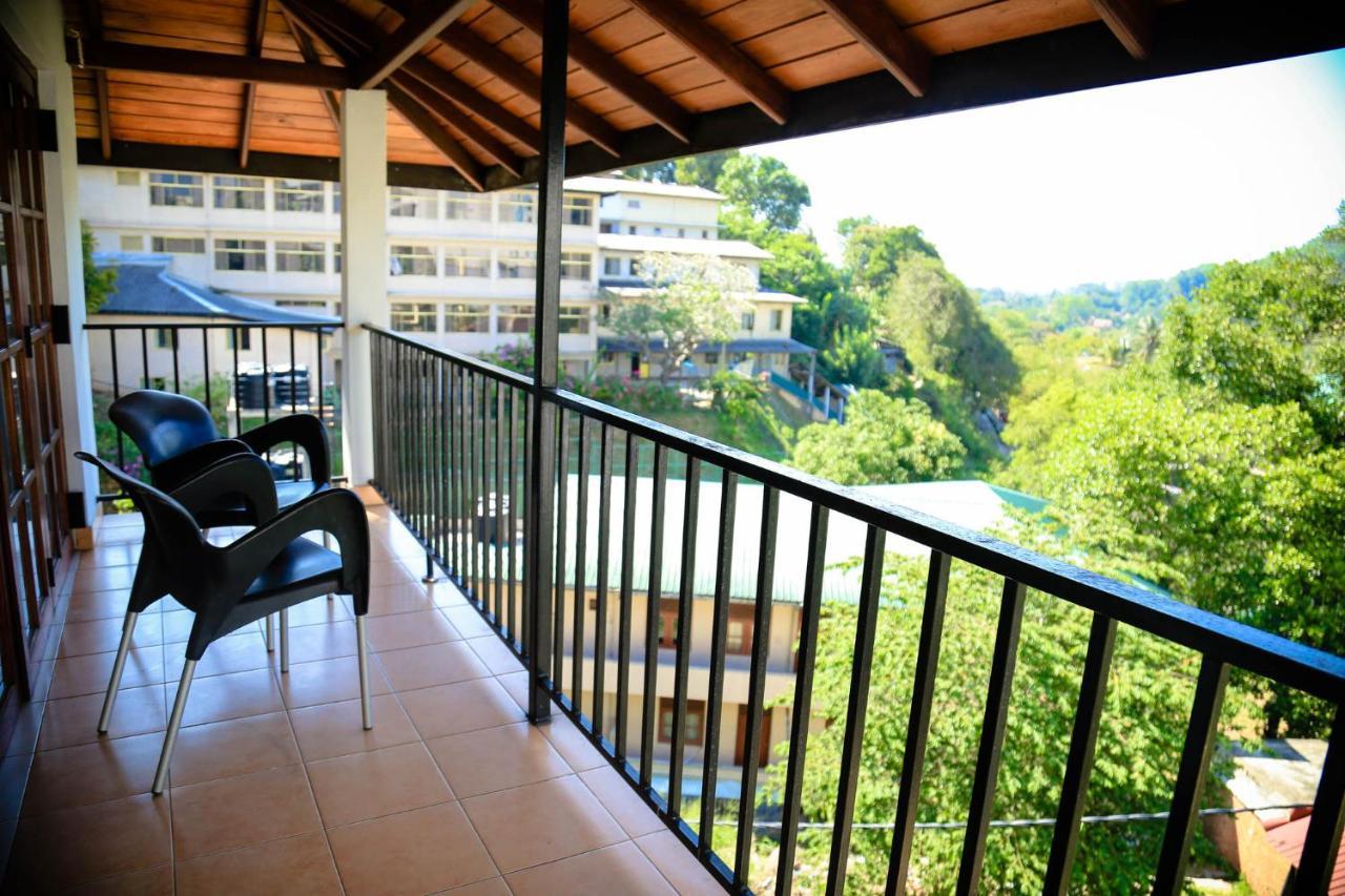 Freedom Lodge, * Kandy
