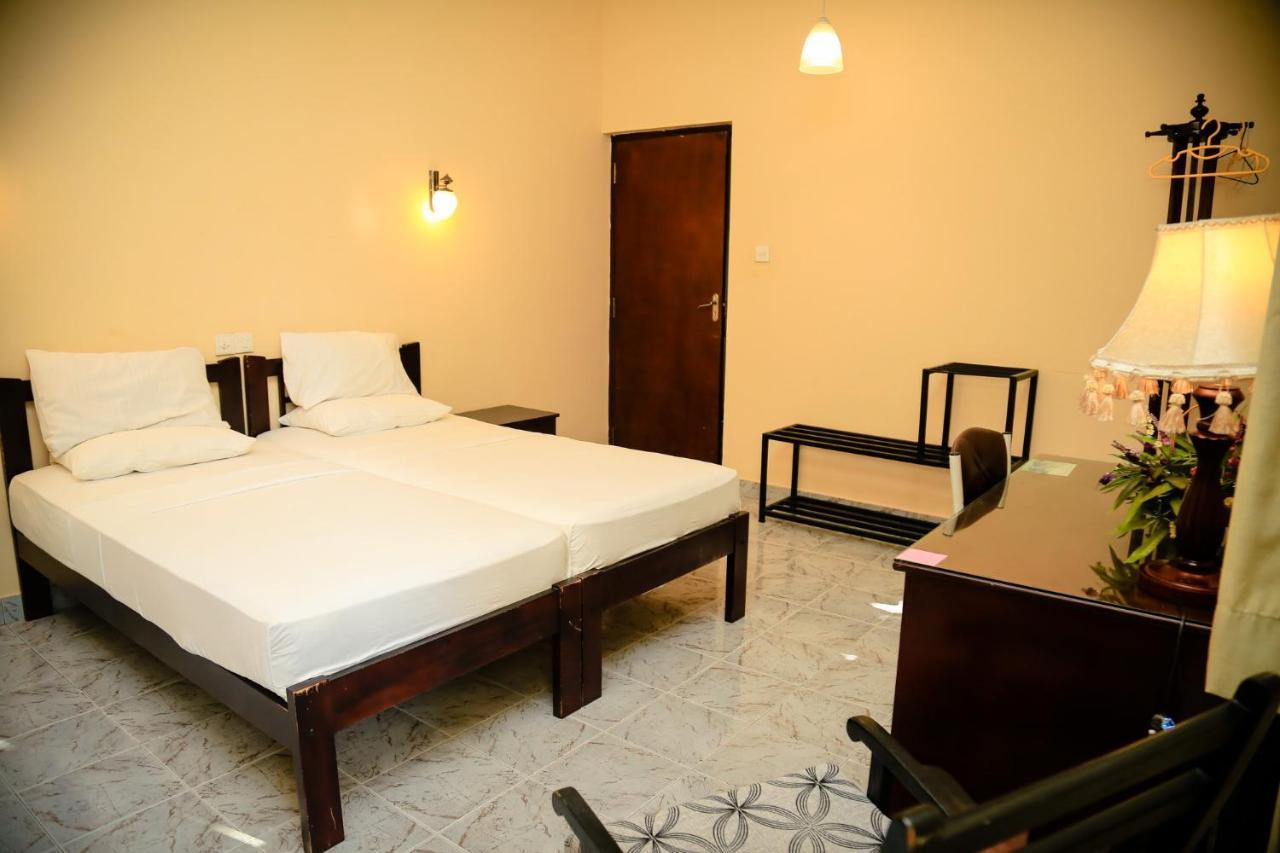 Freedom Lodge, Homestay