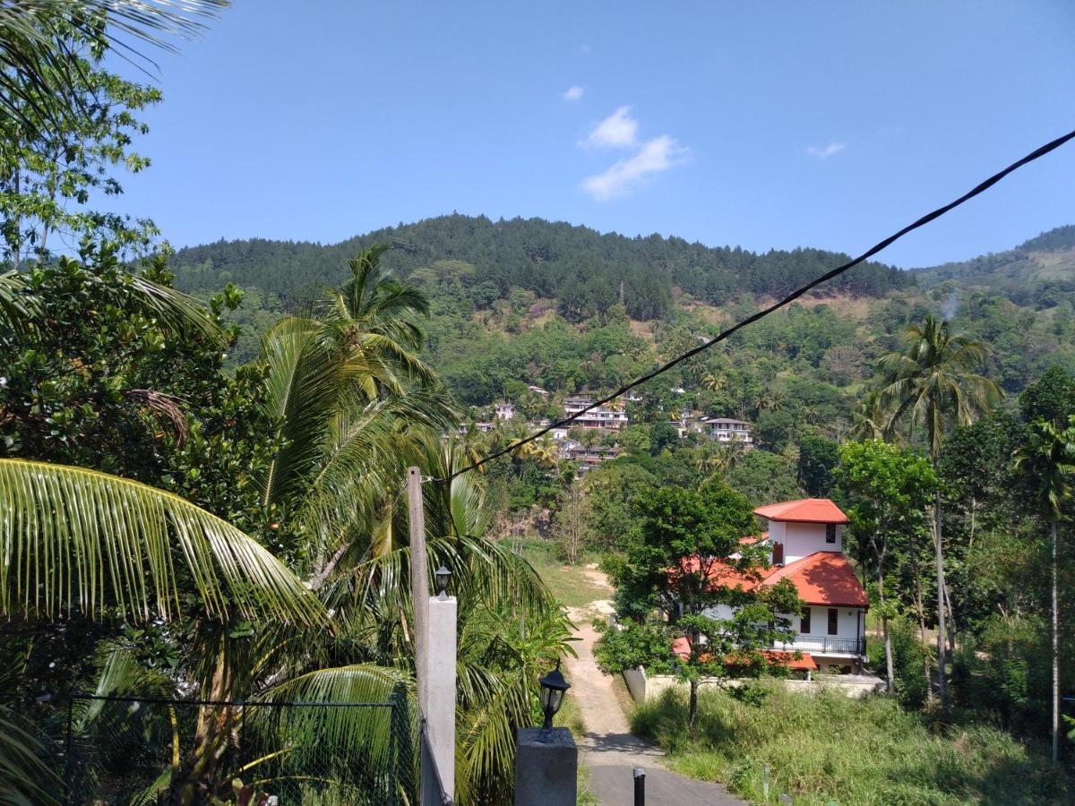 Homestay Riverview Guest *