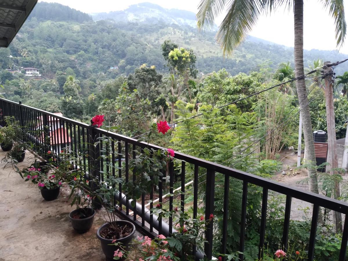 Homestay Riverview Guest *