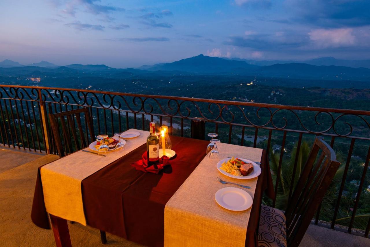 Hotel Ceyloni Panorama Kandy