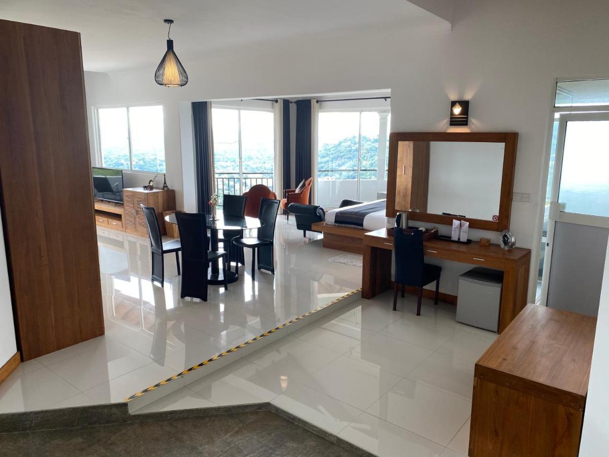 Hotel The Heaven's 4*