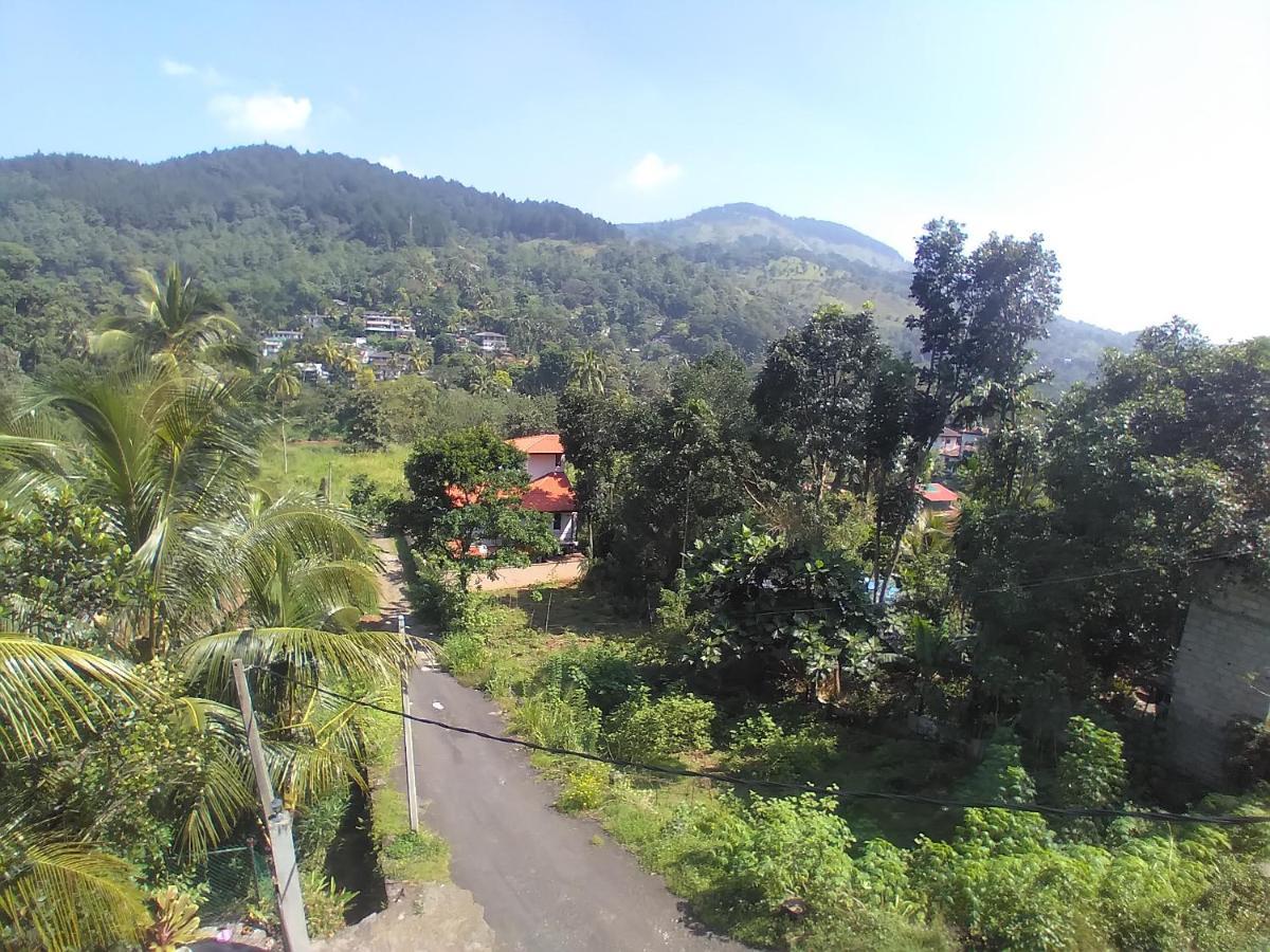 Riverview Guest Homestay *