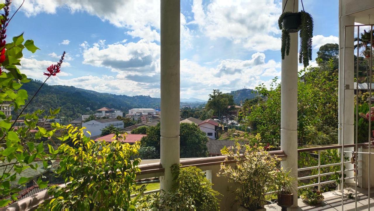 Marvel Hills Kandy