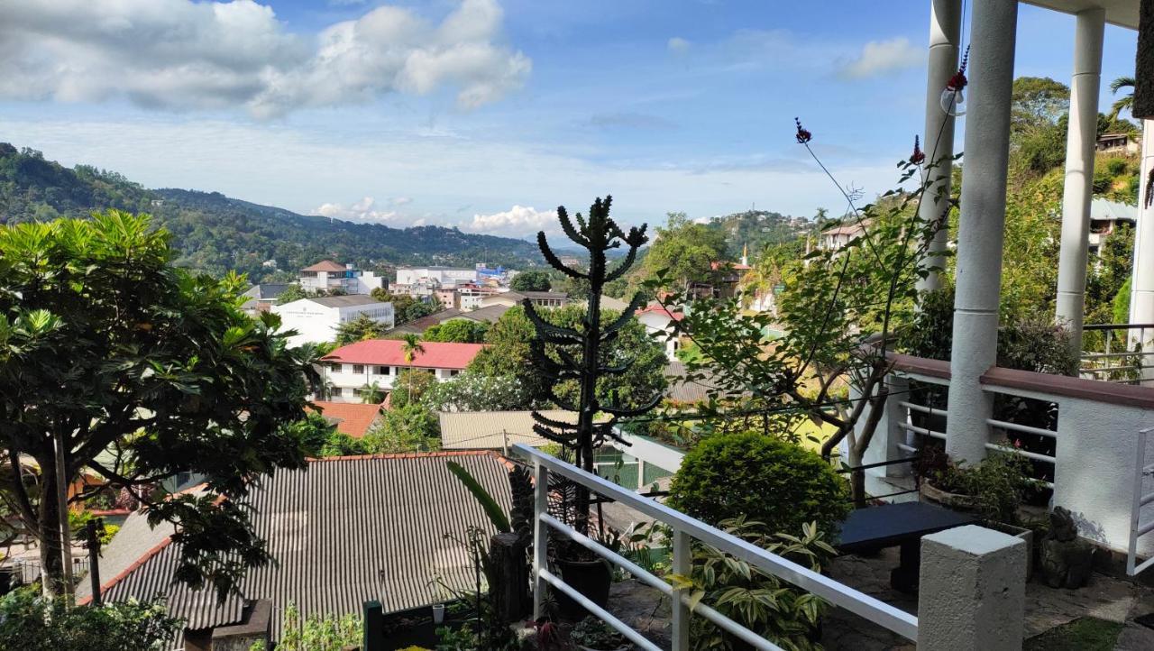 Homestay Marvel Hills