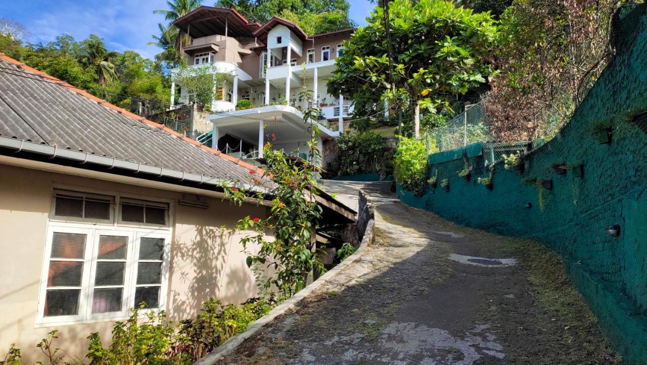 Homestay Marvel Hills *