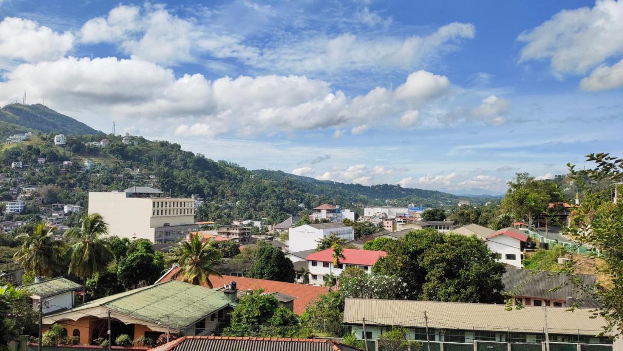 Homestay Marvel Hills *