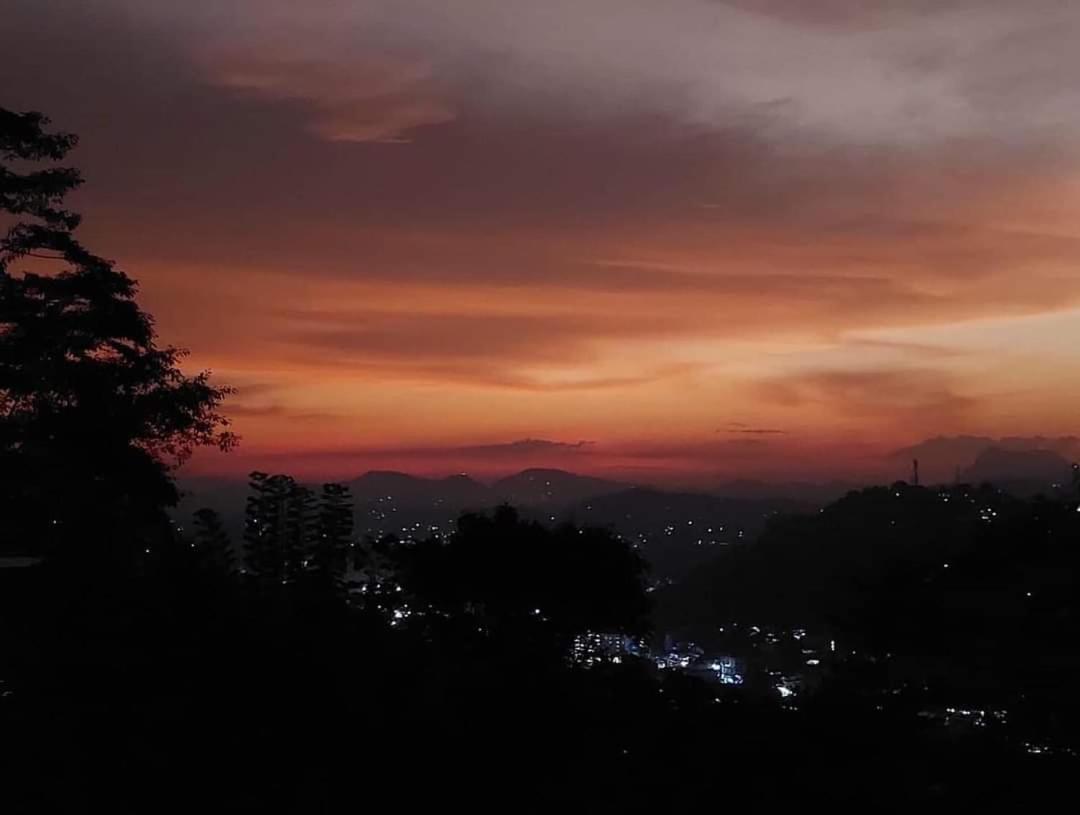 Hotel Kandyan View 