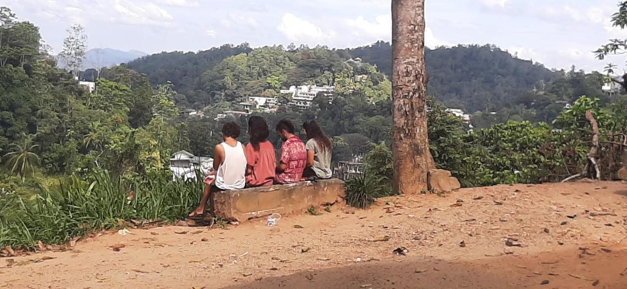 Funk Bunk - Mount View Hostel Kandy