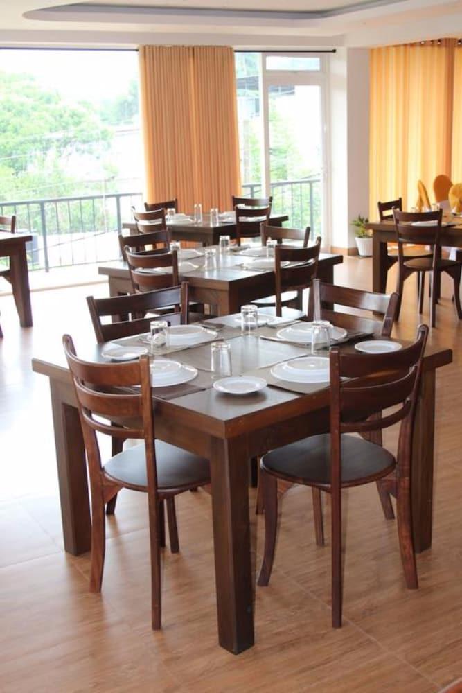 Sky View Grand Hotel Kandy