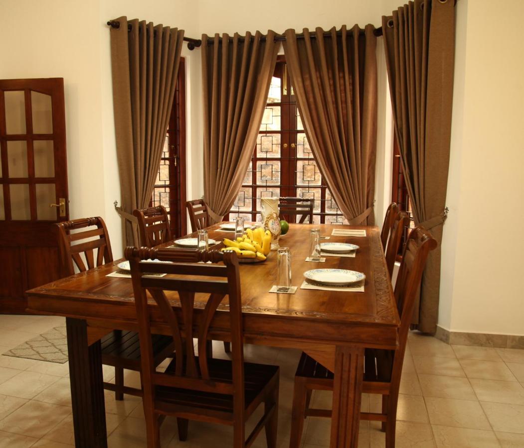 Kan̆du Guest house *