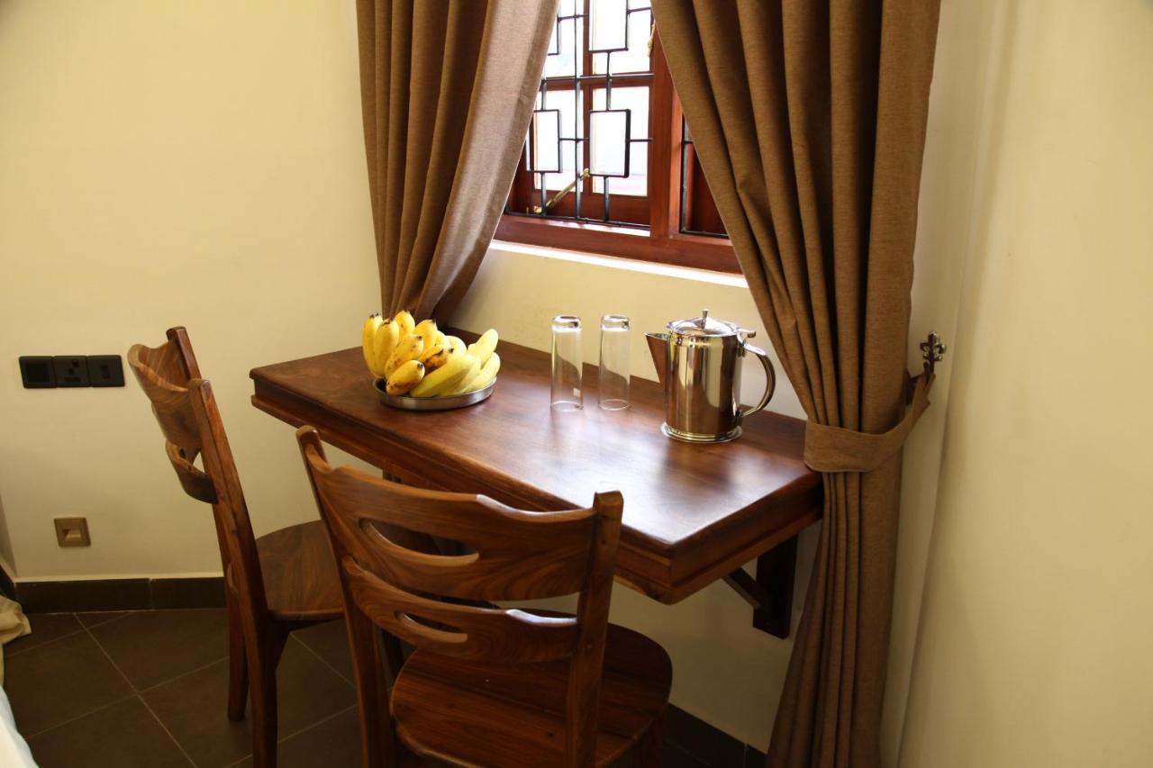 Kan̆du Guest house *