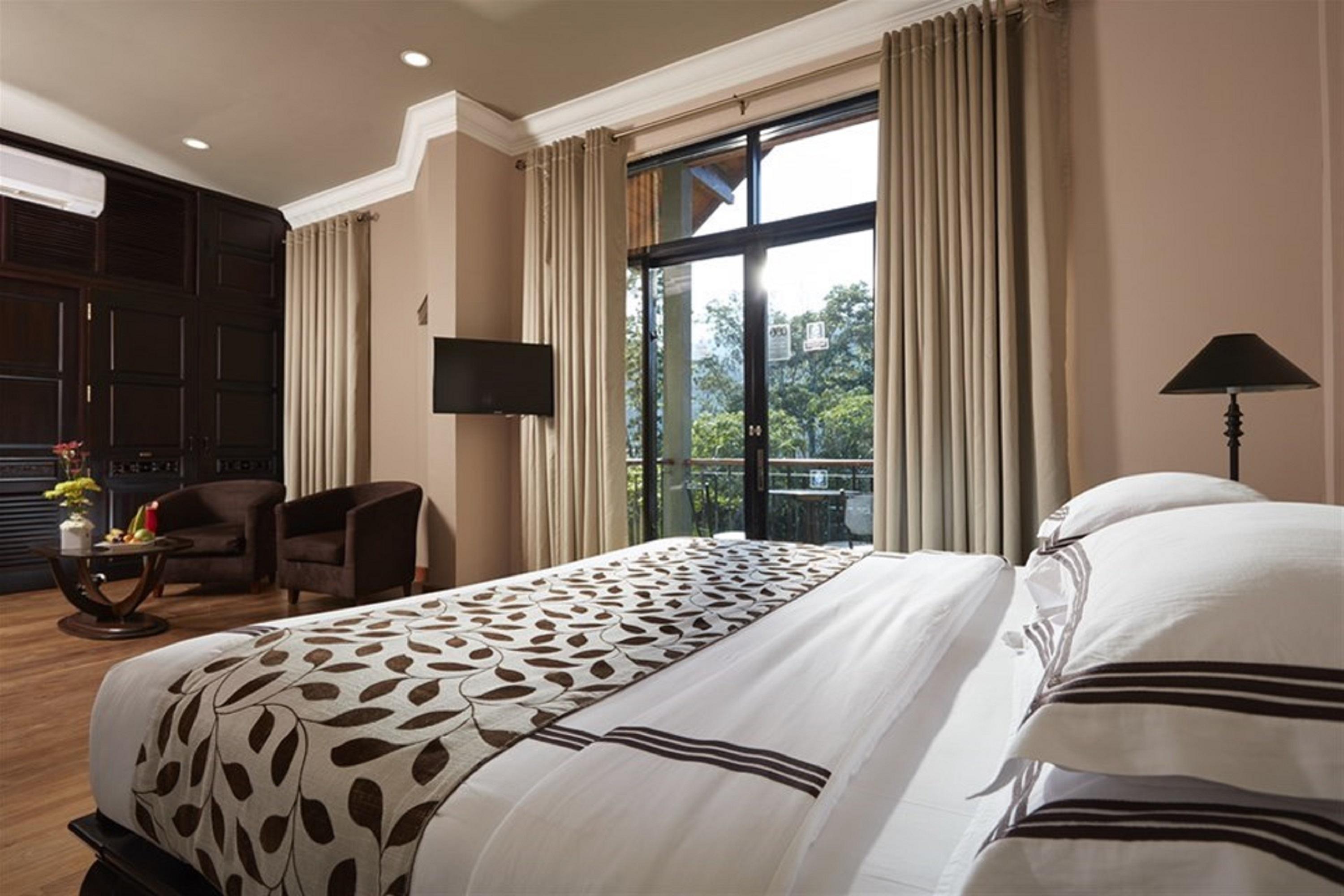 Hotel Earl's Regency 5*
