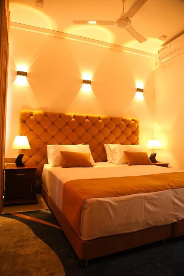 Hotel Crown & Crown *