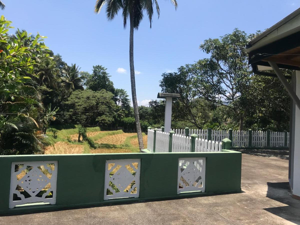 Summer Breeze Kandy