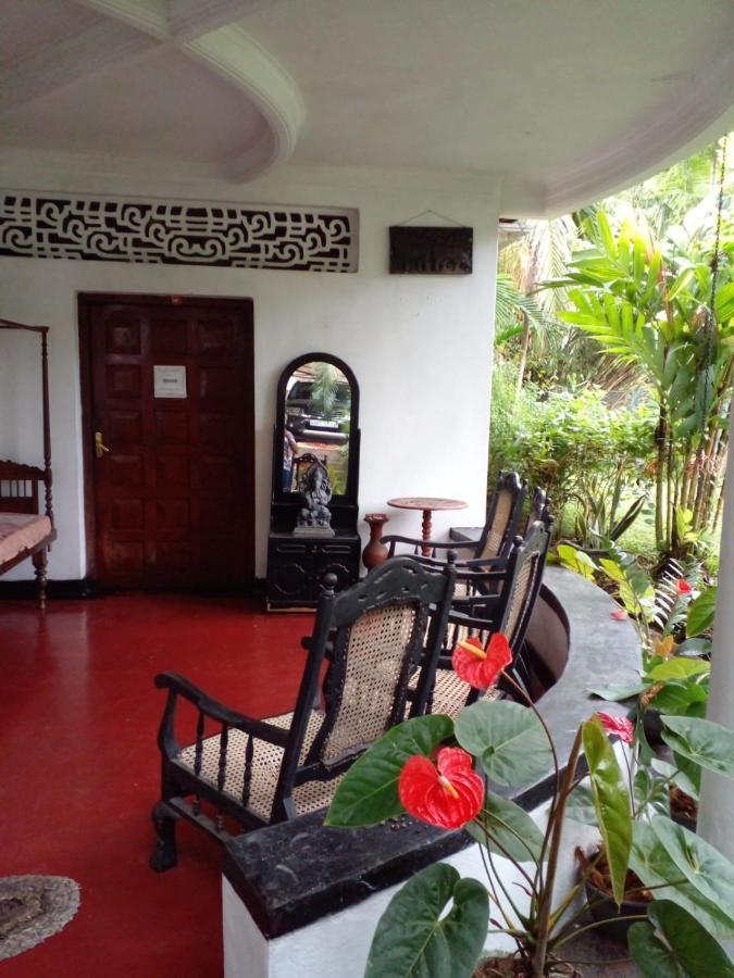 Traditional Kandyan House Homestay *
