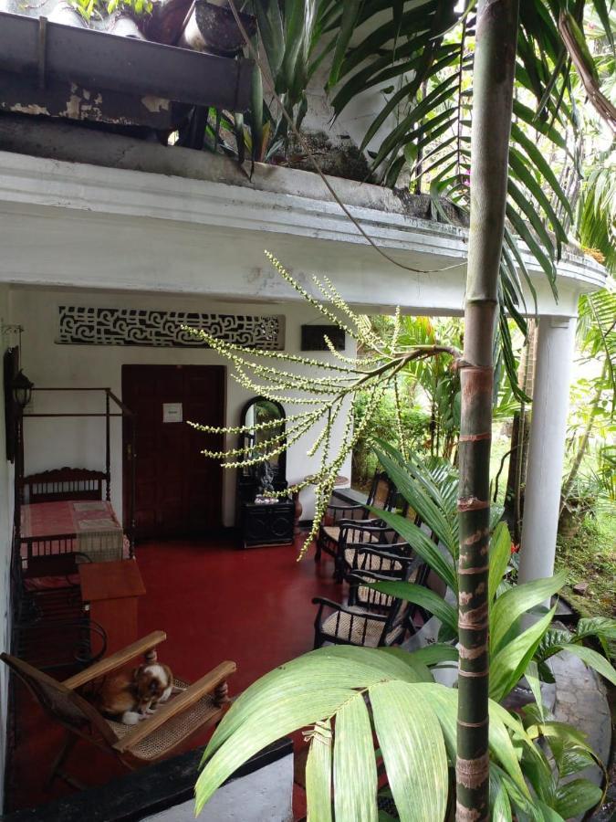 Homestay Traditional Kandyan House