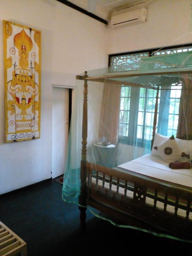 Homestay Traditional Kandyan House