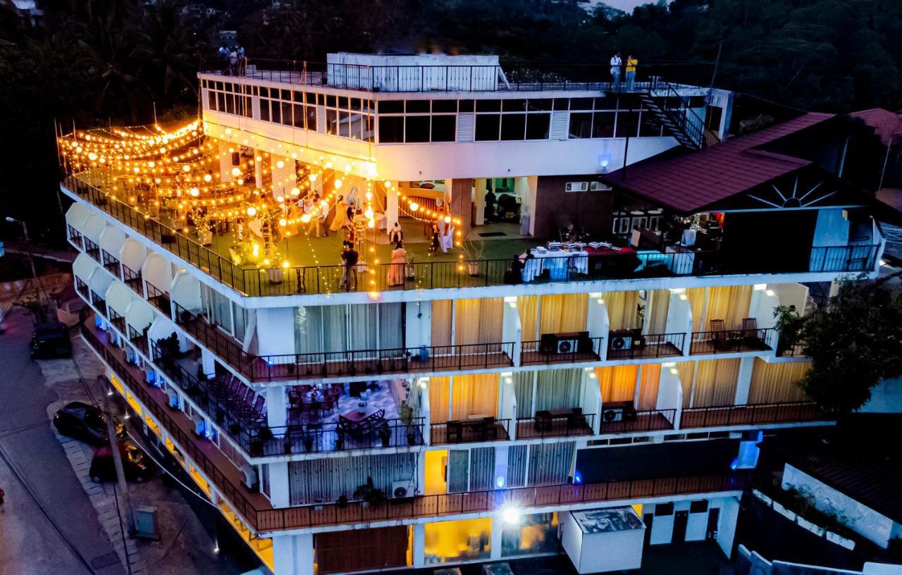 Sky View Grand Hotel Kandy