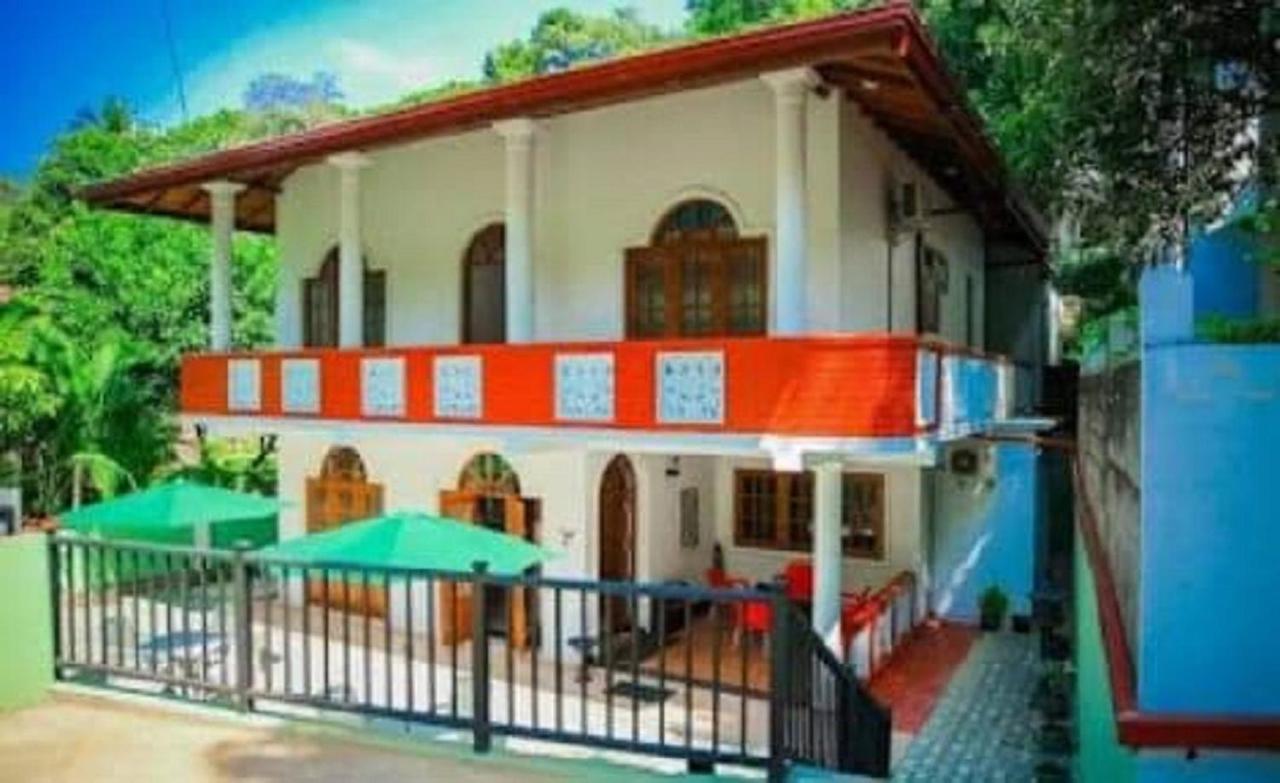 Kandyan Riverside * Kandy