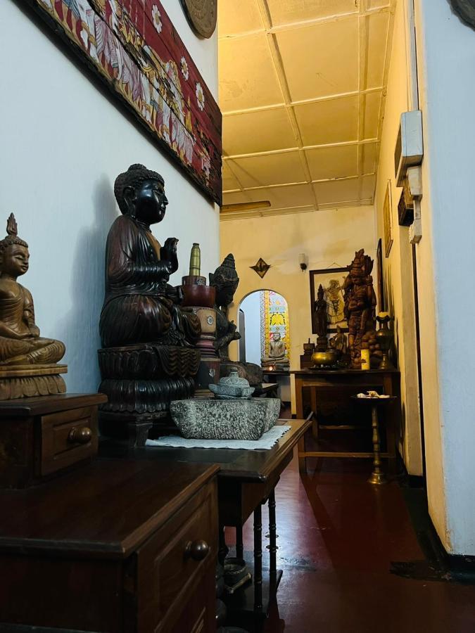 Homestay Traditional Kandyan House *