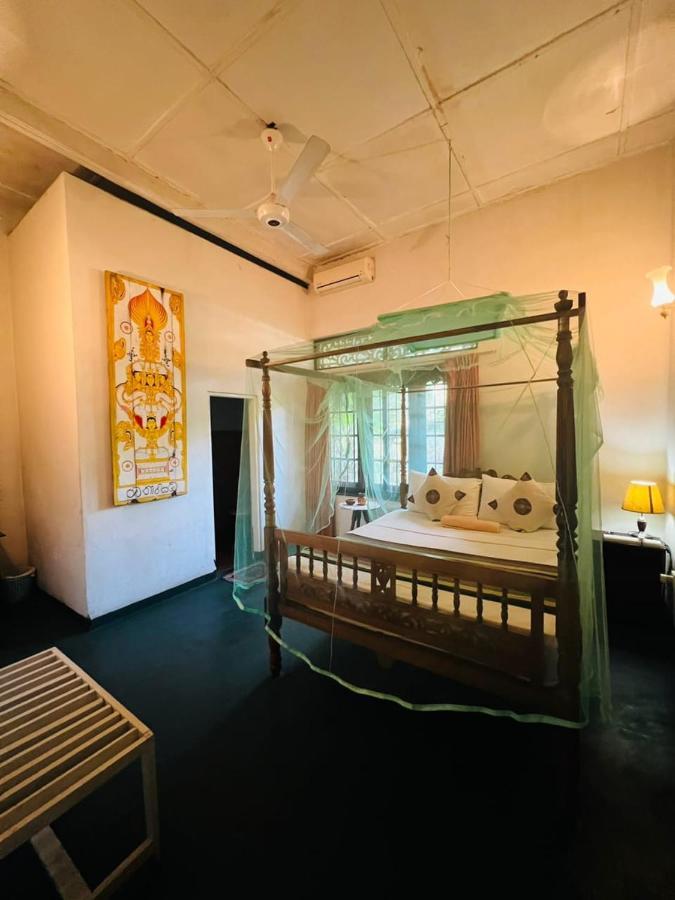 Homestay Traditional Kandyan House