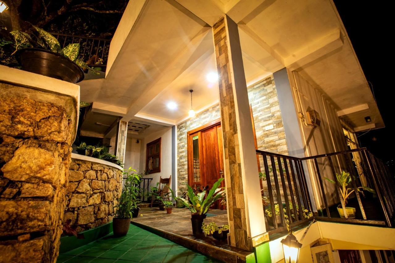 Jaya Tomodachi Apartment *