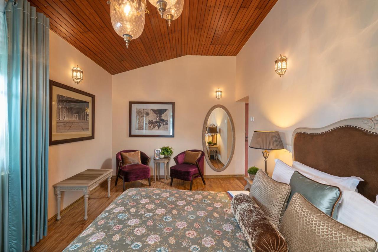 Clove Hotel
