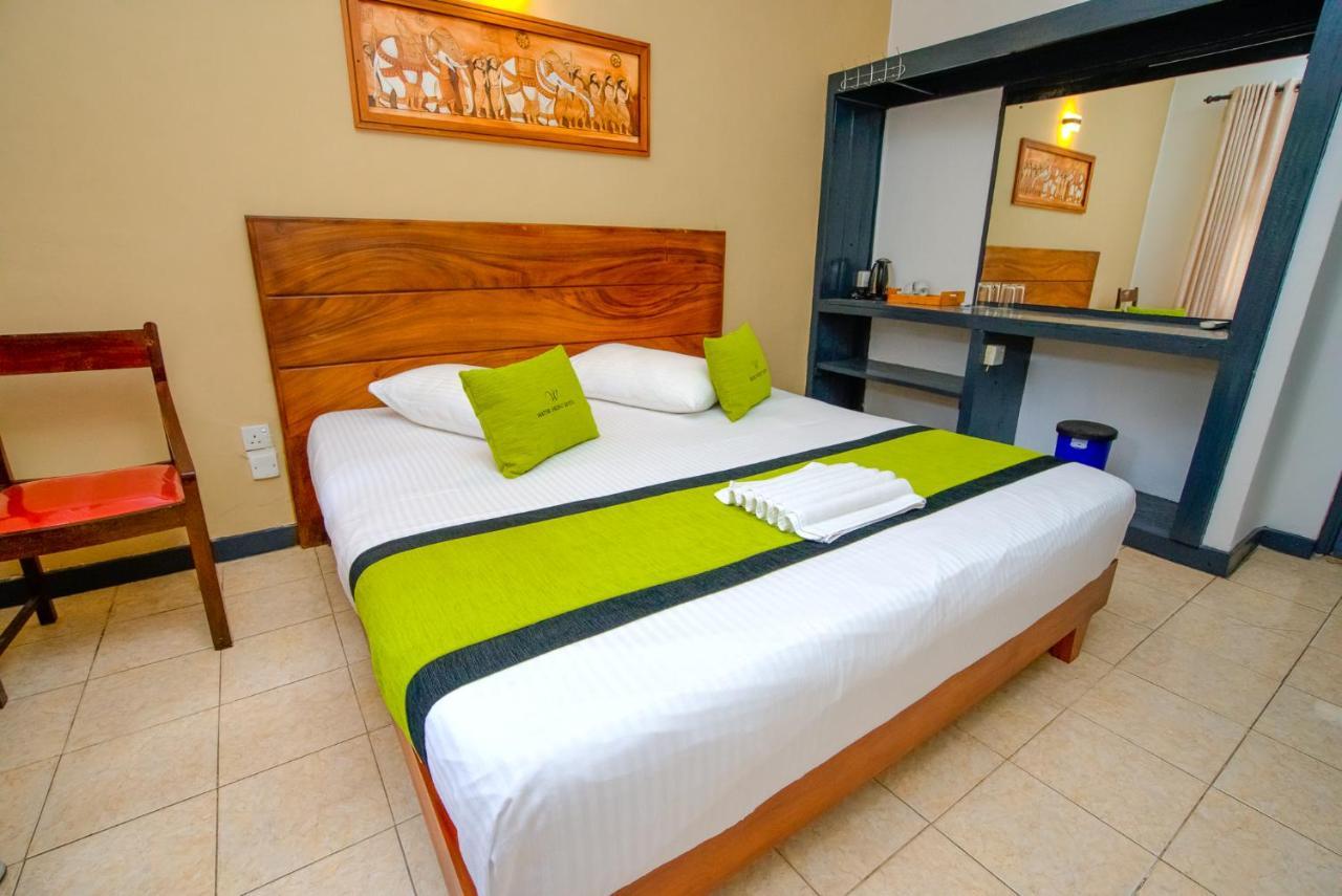 Hotel Water Front - 3*