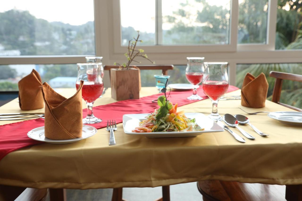 Hotel Crown & Crown Kandy