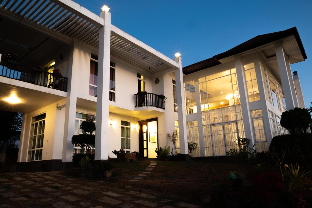 Homestay The Grove *