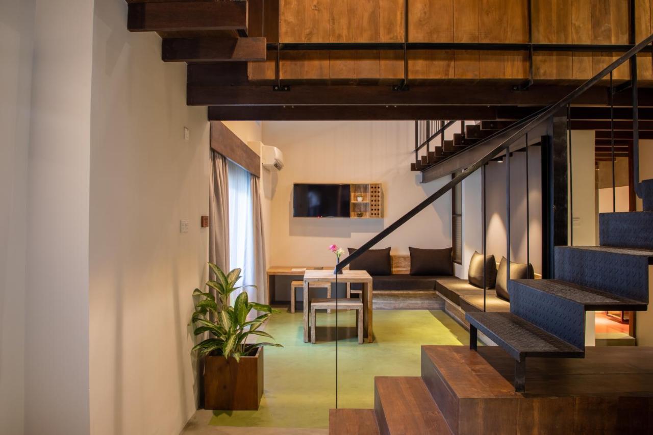 Hotel Avenue *