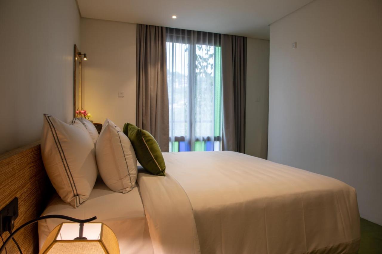 Hotel Avenue *